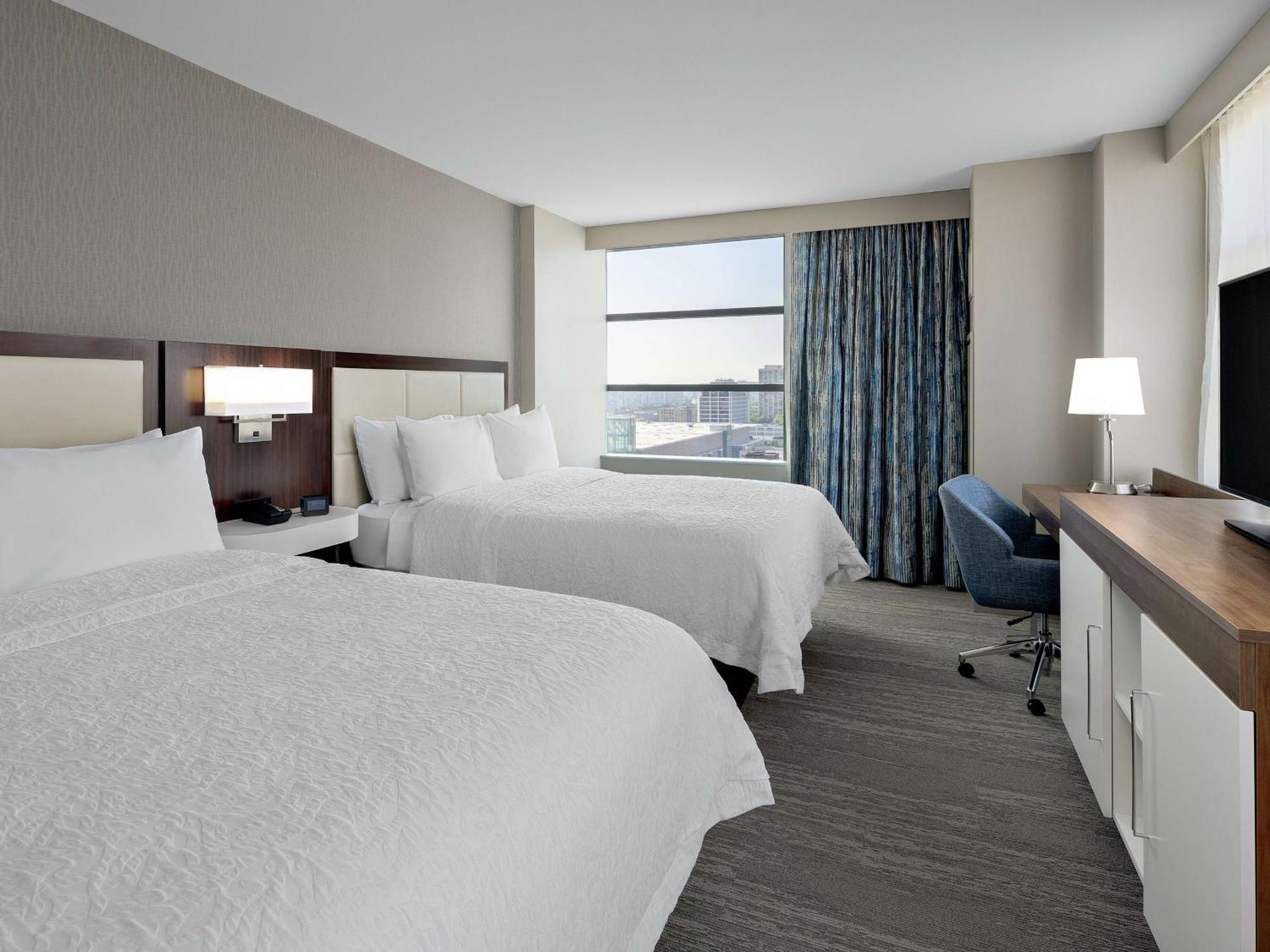 Hampton Inn Chicago Mccormick Place מראה חיצוני תמונה